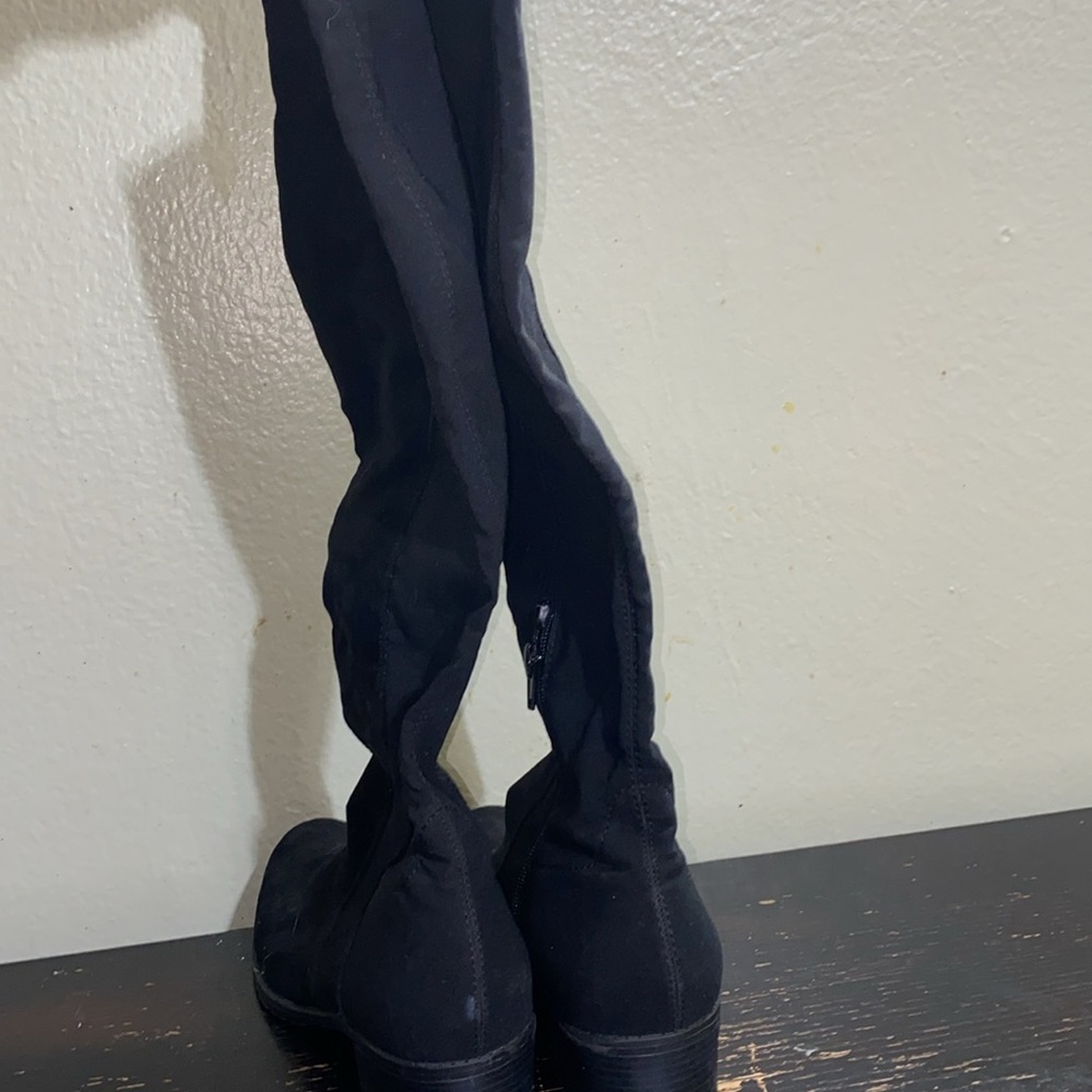 Boots - Picture 3 of 4